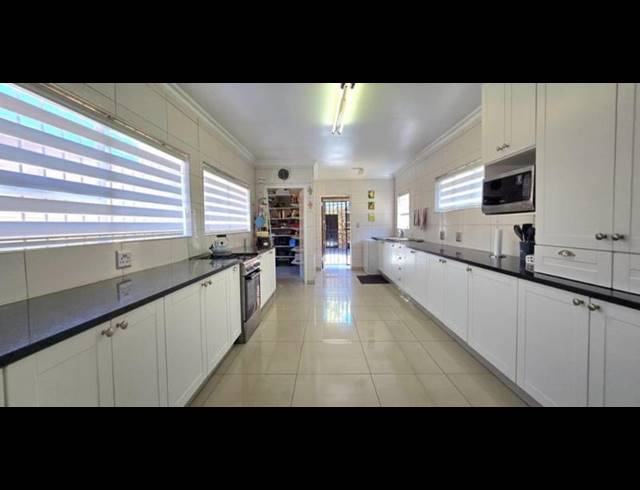 3 BEDROOM HOUSE FOR SALE IN BRACKENHURST
